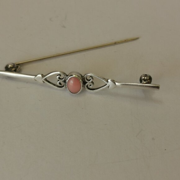 English Silver Vintage Double Heart Design Coral Stone Bar Brooch - Picture 3 of 10